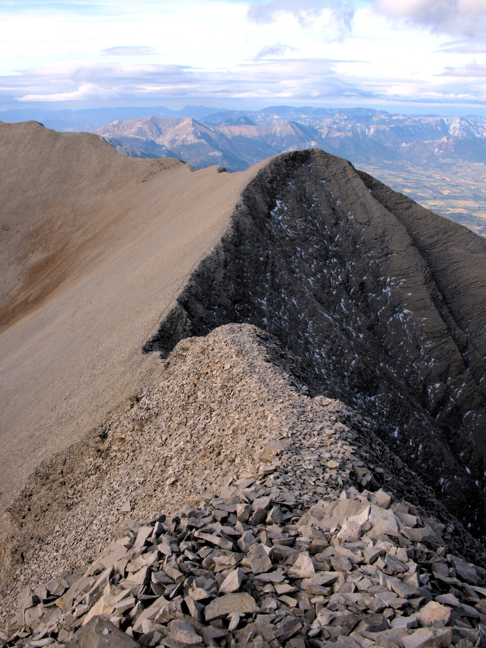 The narrow Malpassé ridge below the Obiou