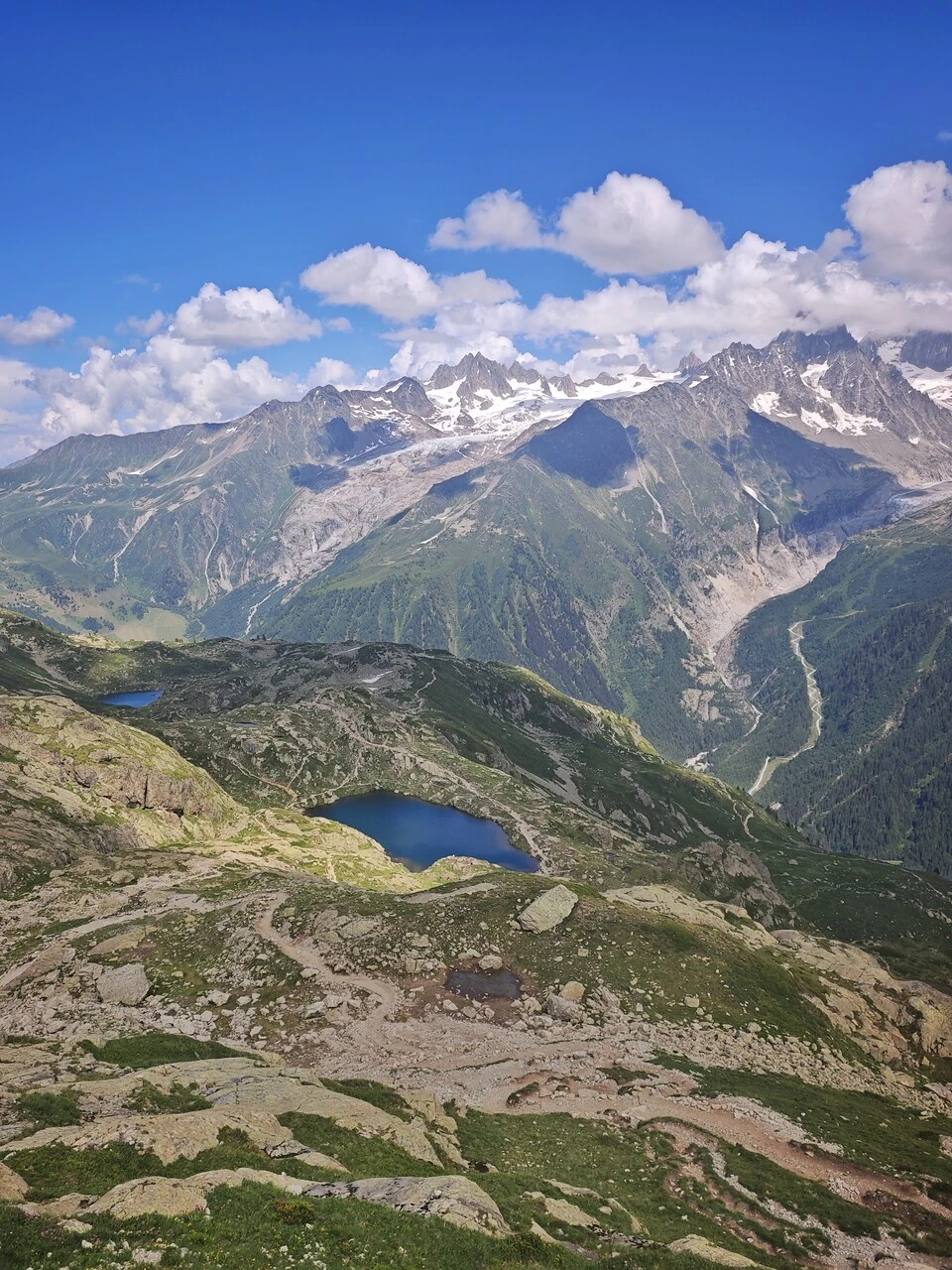 A lac des Chéserys on its shelf, the Chamonix valley below