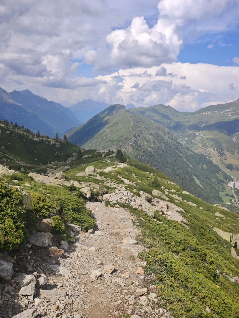 The rocky trail down from the Chéserys toward Col des Montets