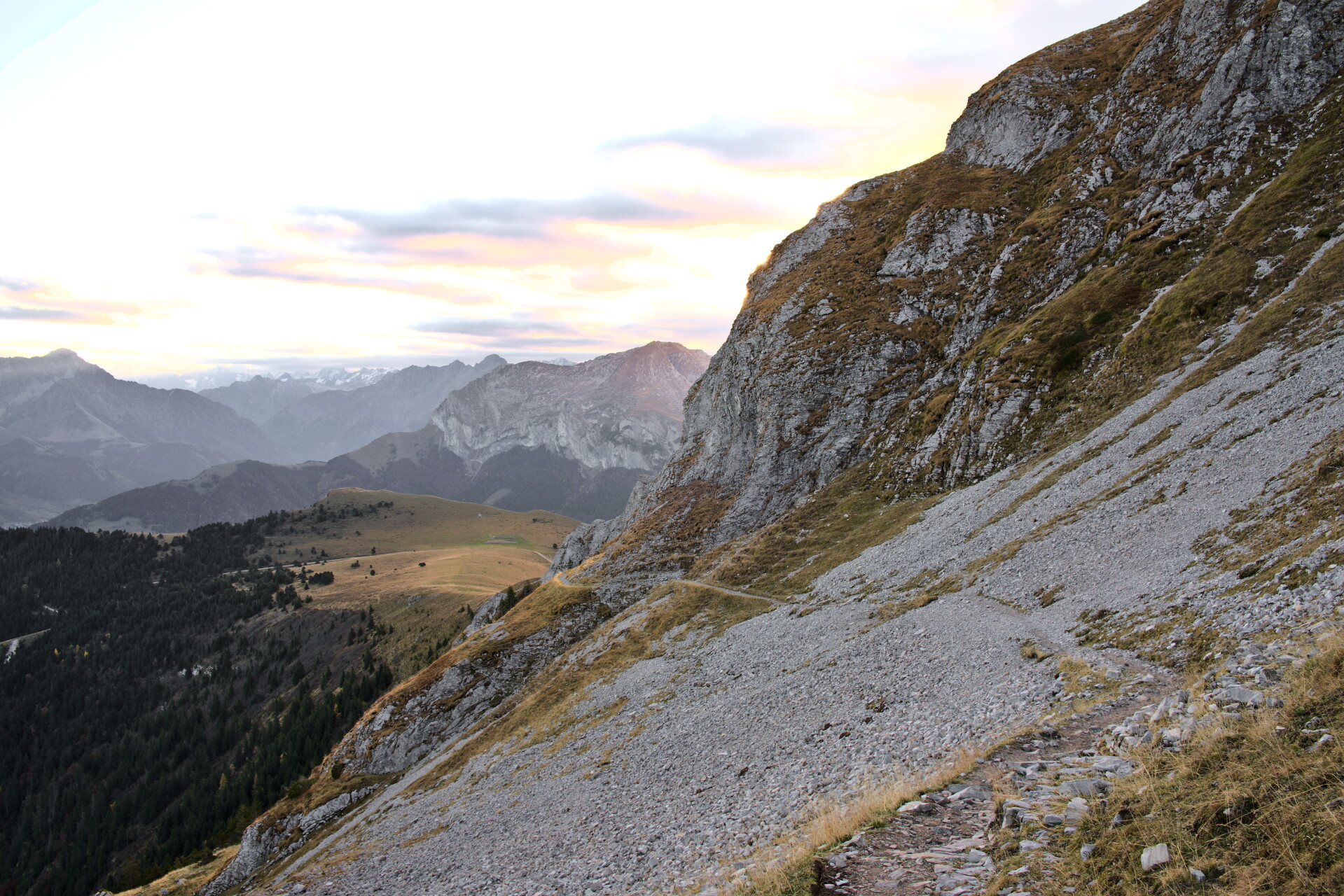 Trail climbing the slopes of the Dévoluy